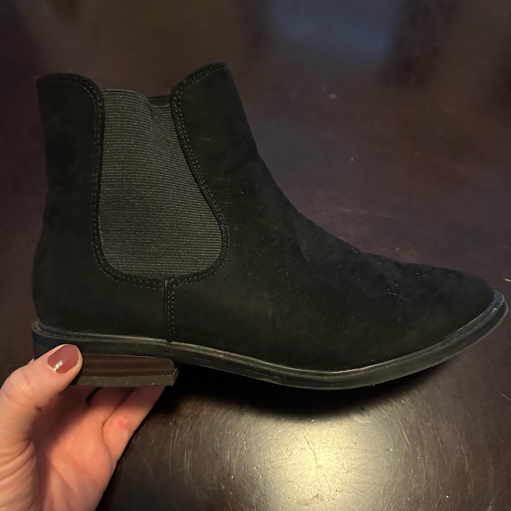 Faux fur lined black boots